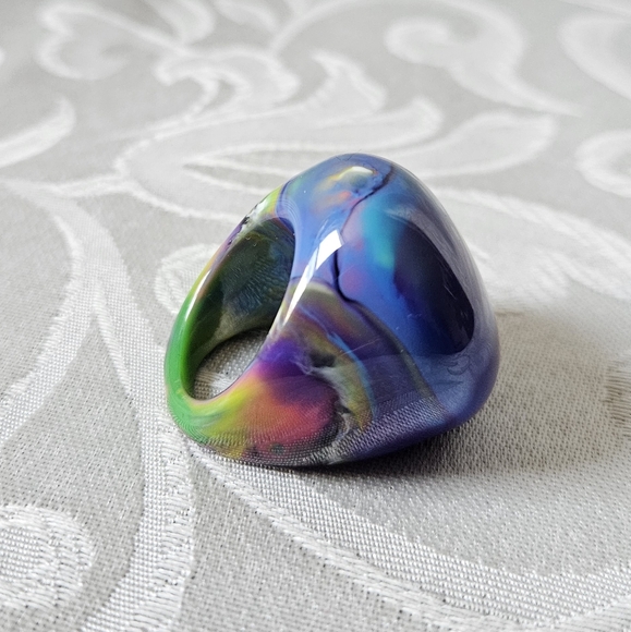 Vintage Blue Marble Lucite Dome Ring Size 8 - Picture 6 of 11